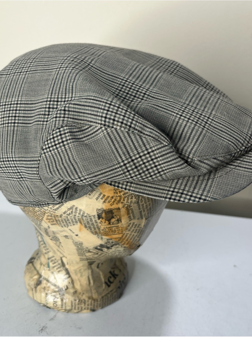 Wigens Gray Plaid Newsboy Cap size 62